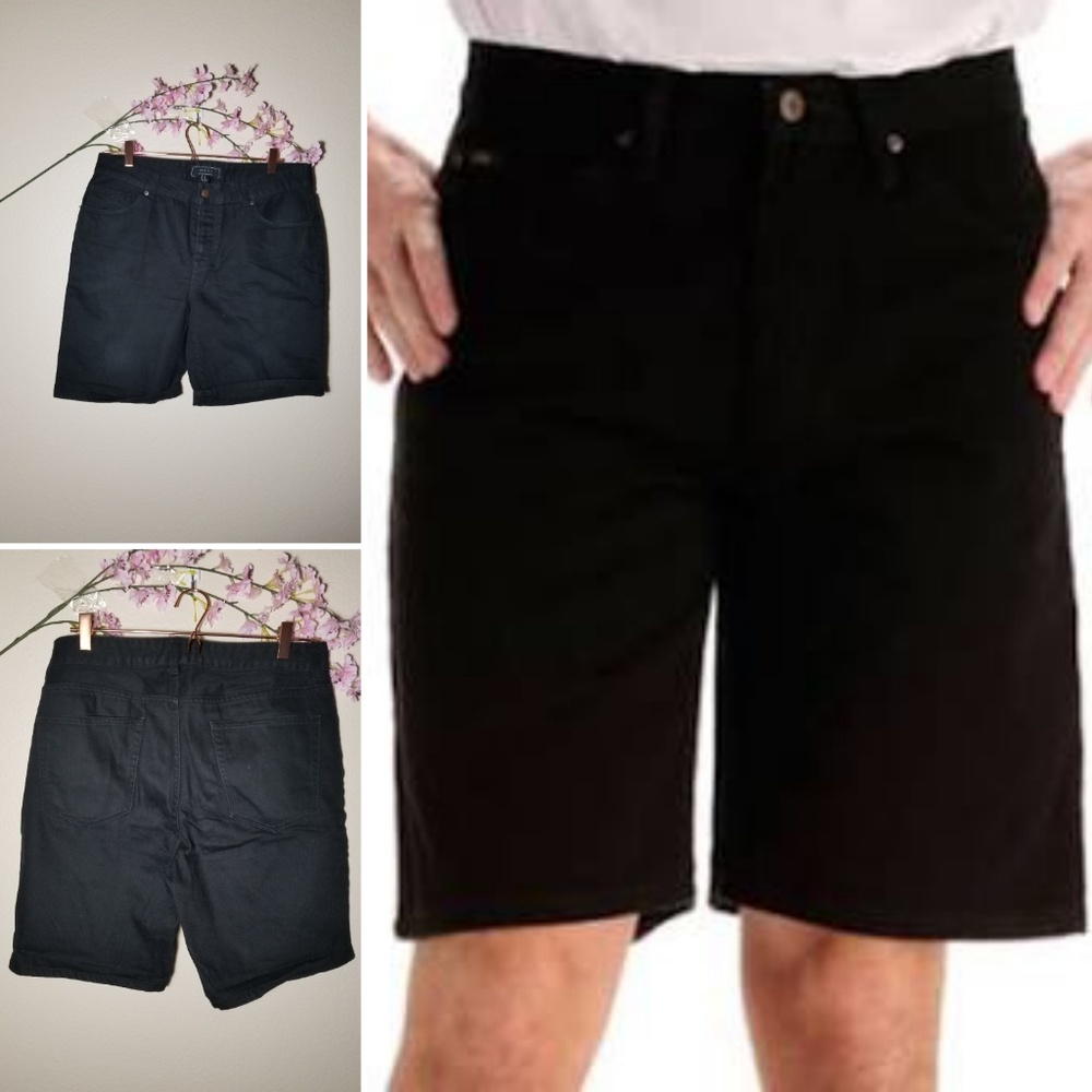 21 Men  American brand black shorts …